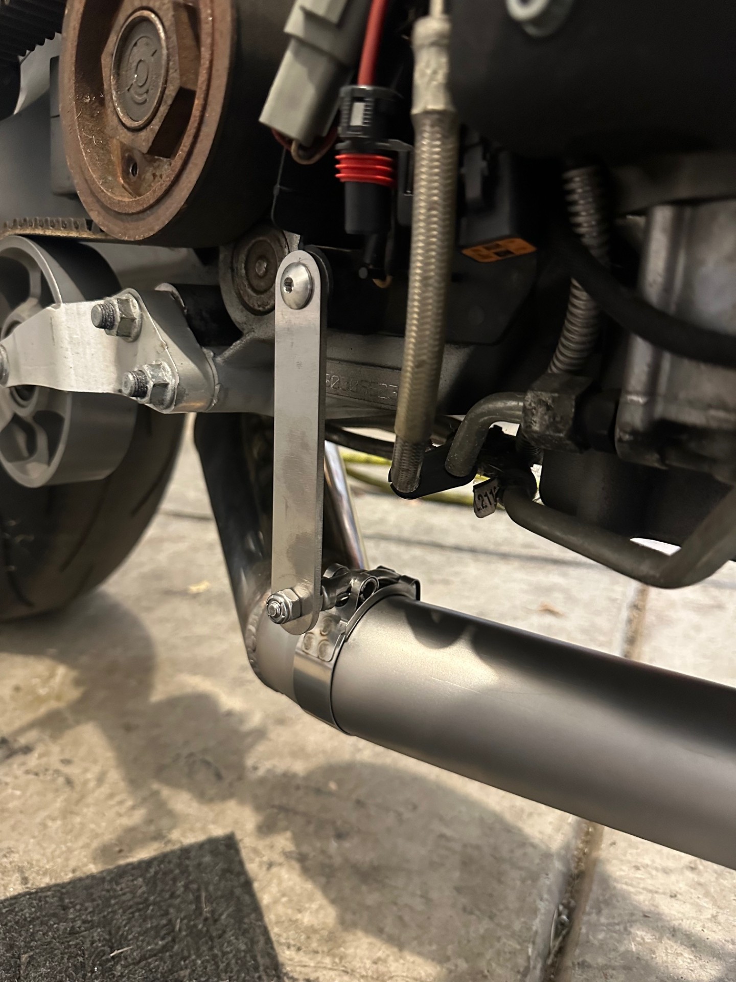 Buell XB Exhaust Support Bracket by ForceWinder